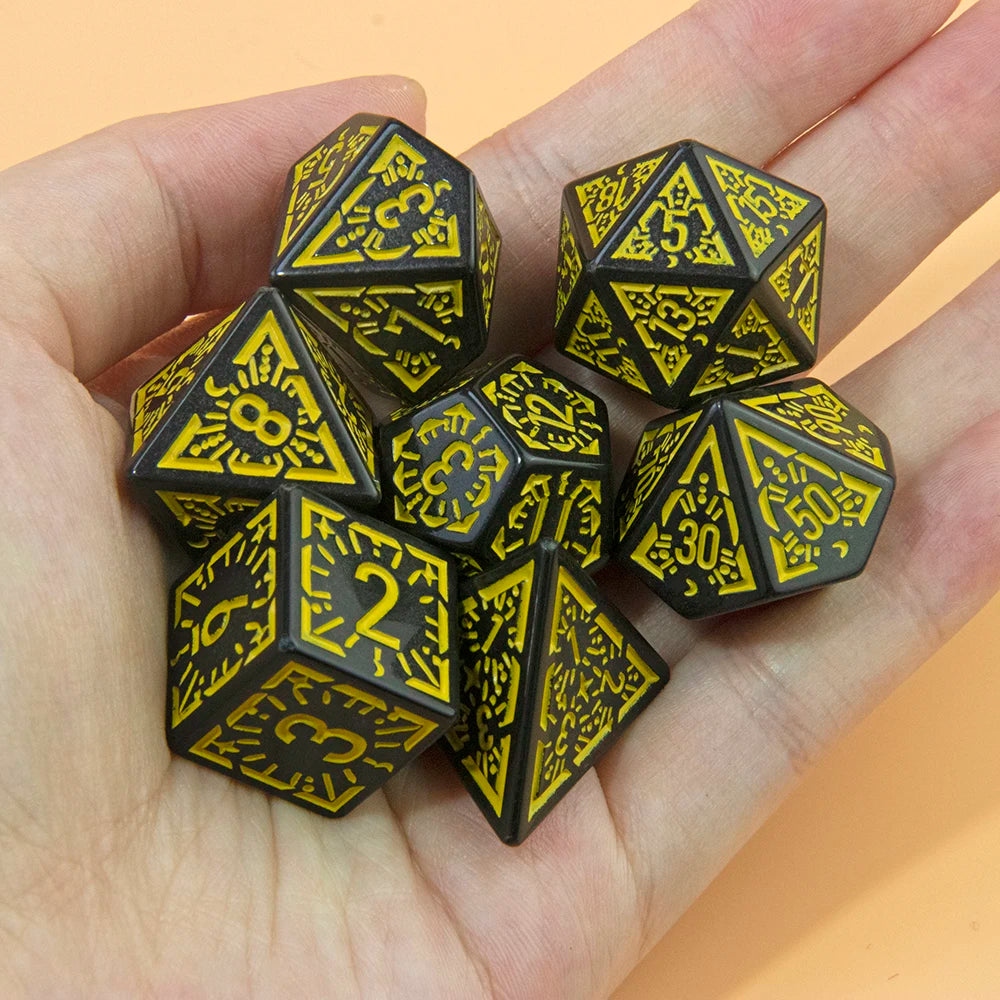 DND Carving Pattern Dice 7Pcs RPG Polyhedral Dice Set for Boardgame As Gift Entertainment Accessories